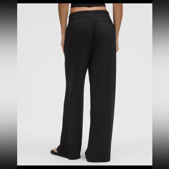 NWOT Lululemon Be Calm Mid-Rise Wideleg Pant - Picture 2 of 4
